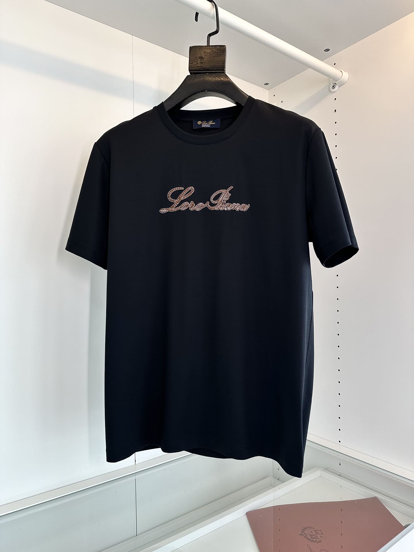 ÁO LORO PIANA LOGO BLACK T SHIRT
