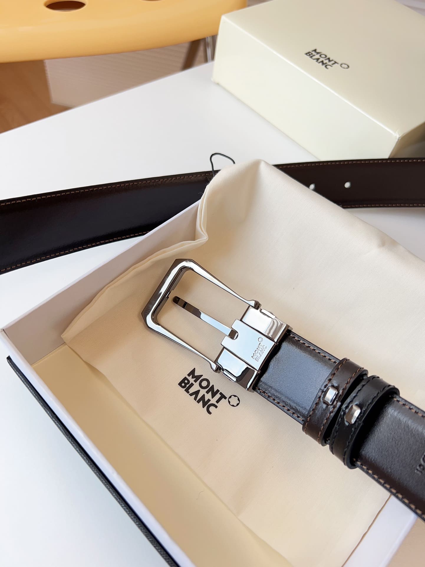 DÂY LƯNG MONTBLANC CALFSKIN LEATHER Belt Khóa bạc