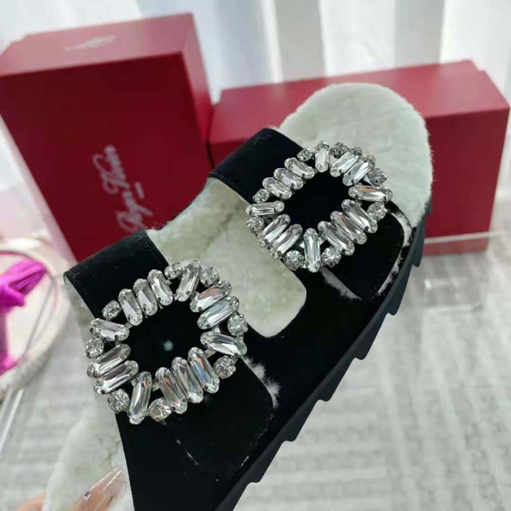 GIÀY Roger Vivier Women Slidy Viv’ Fur Strass Buckle Mules in Suede-Black