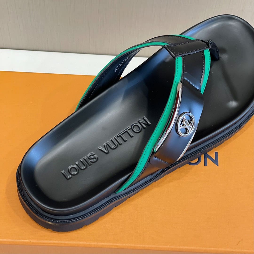 DÉP LOUIS VUITTON TRIANGLE LOGO SANDAL AAA