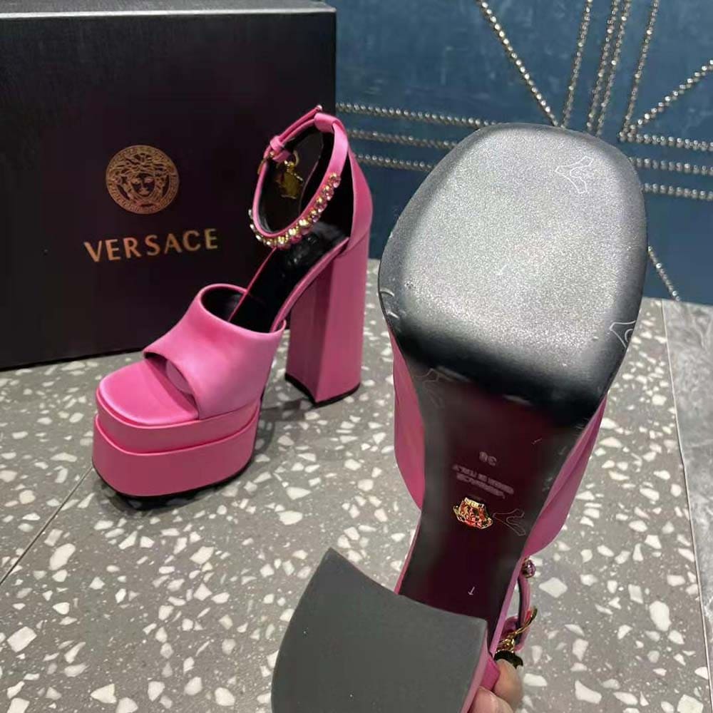 GIÀY Versace Women Aevitas Pointy Platform Boots-Black