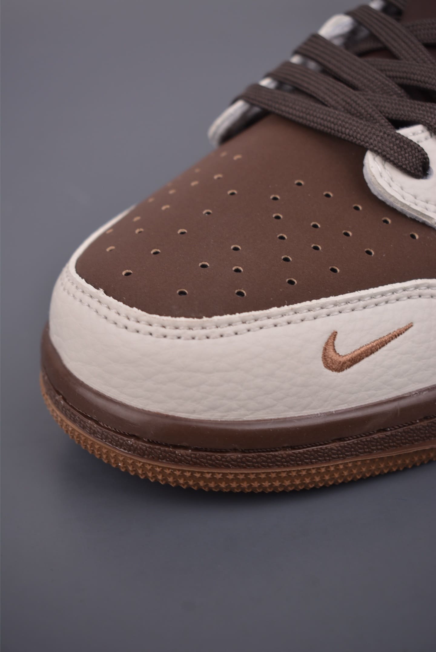 GIÀY TRAVIS SCOTT X AIR JORDAN 1 LOW PHIÊN BẢN GIỚI HẠN NĂM NGỰA NÂU BE BURGUNDY TOP QUALITY SHOES AAA