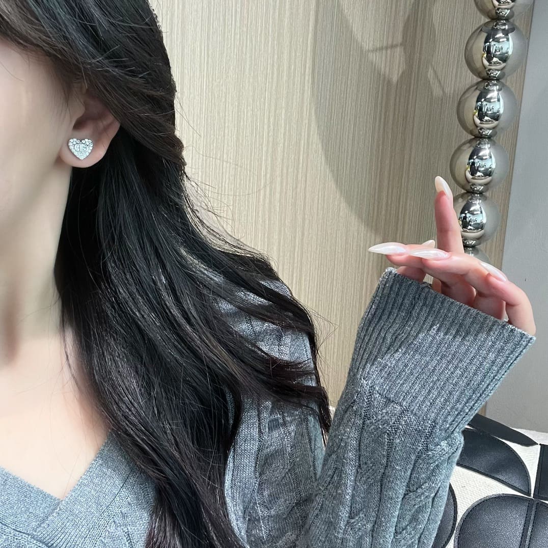 HOA TAI DIOR CD HEART DIAMOND TRIBALES