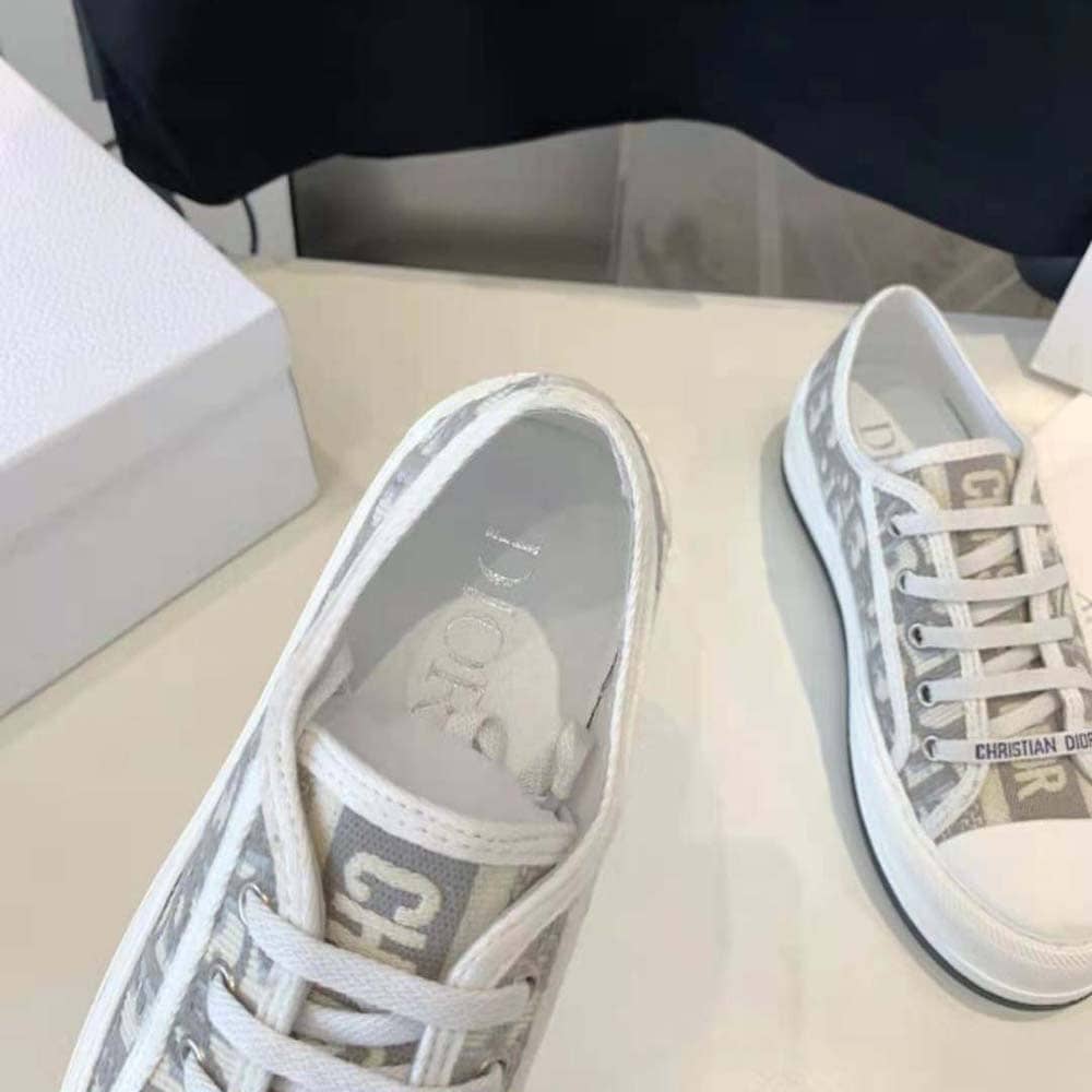GIÀY Dior Women Walk’n’dior Platform Sneaker Stone Gray Dior Oblique Embroidered Cotton