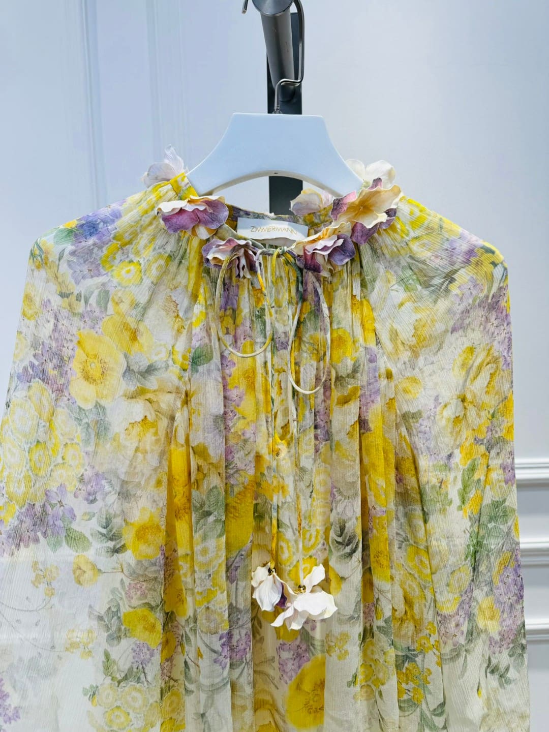 ÁO ZIMMERMANN NECK WITH FLOWER High Classy