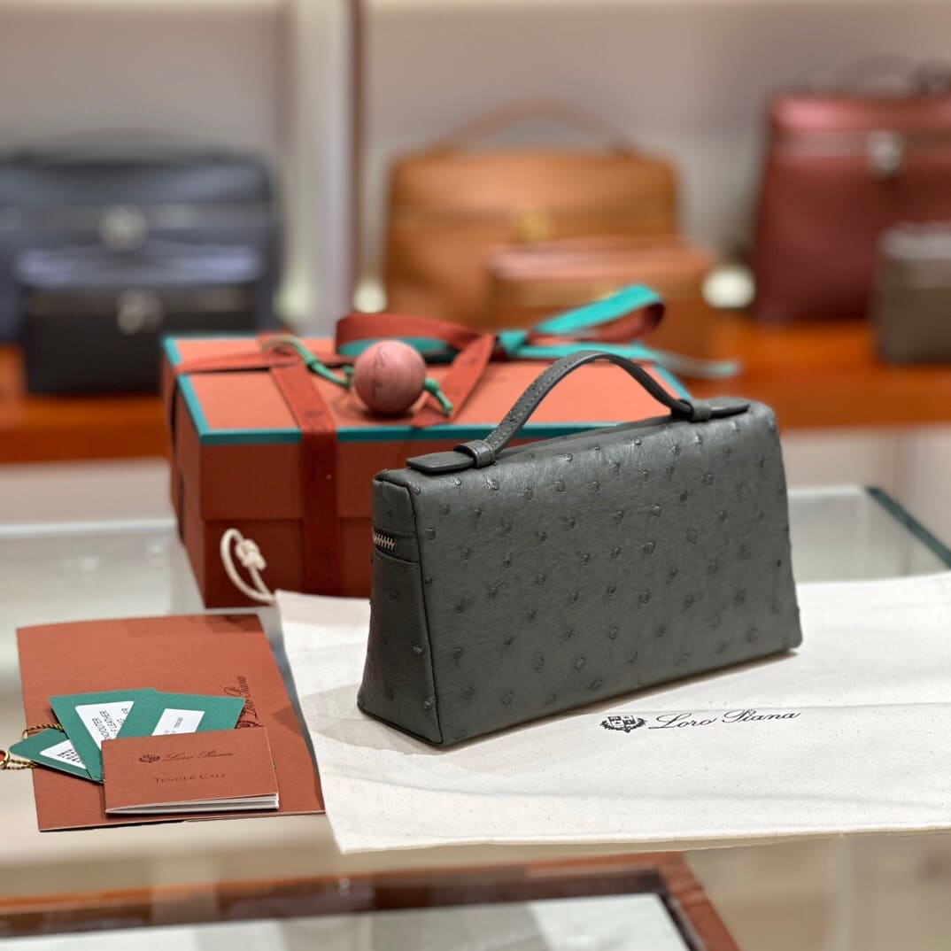 TÚI Loro Piana Women Extra Pocket L27 in Ostrich Leather Elephant da đà điểu(Gía Liên Hệ)