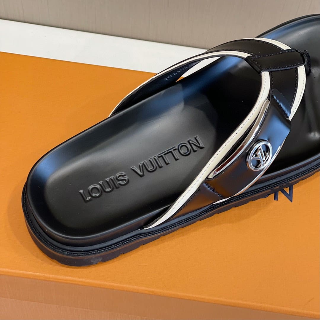 DÉP LOUIS VUITTON TRIANGLE LOGO SANDAL AAA