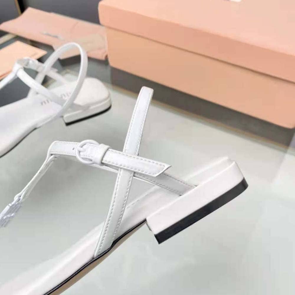 DÉP SANDALS Miu Miu Women Patent Thong Sandals with Metal Lettering Logo-White