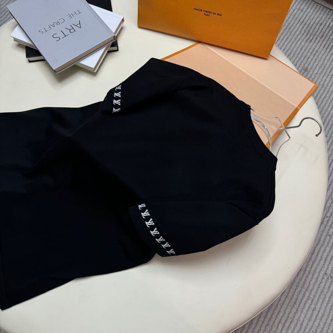 ÁO LOUIS VUITTON T SHIRT MÀU ĐEN UNISEX