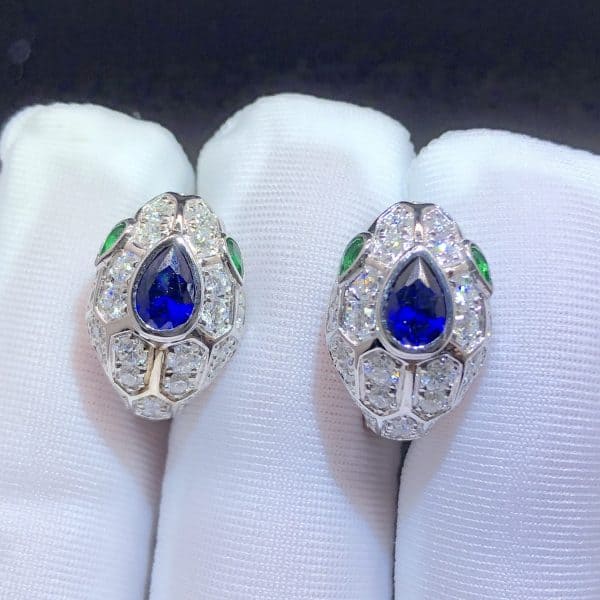 Hoa tai Bvlgari 18k vàng trắng Sapphire xanh,Ngọc lục bảo và Kim cương lát Serpenti Seduttori  (Liên hệ để biết giá)