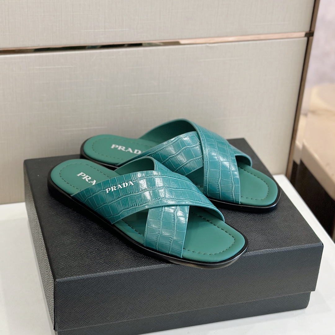 DÉP PRADA TRIANGLE SLIPPER