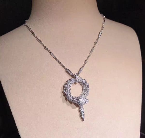 Dây chuyền mặt rắn lớn kim cương Bulgari Serpenti vàng trắng 18K (Liên hệ để biết giá)