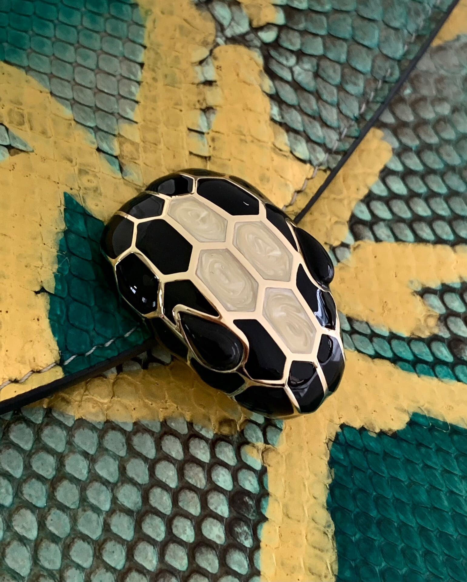 TÚI BVLGARI SERPENTI PYTHON SKIN DA TRĂN