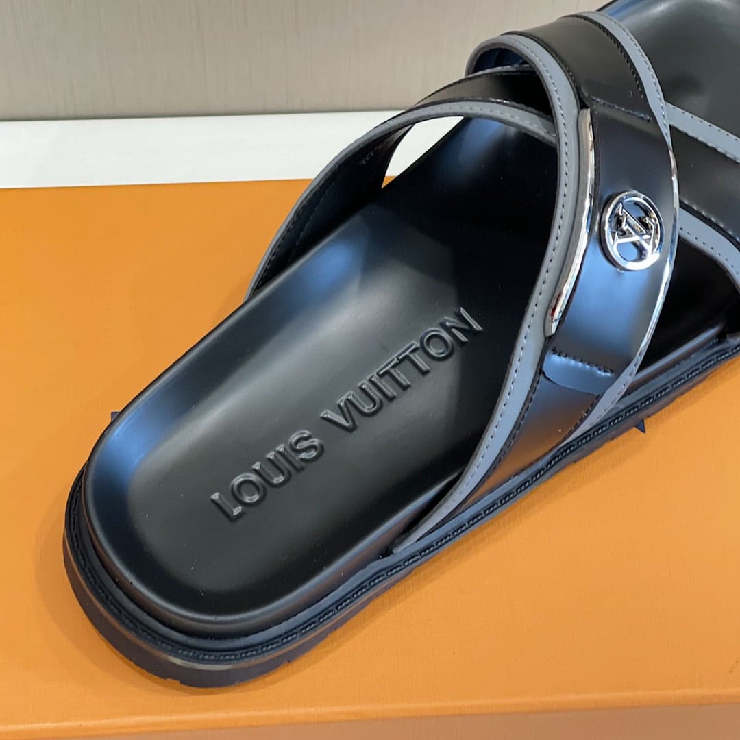DÉP LOUIS VUITTON TRIANGLE LOGO SANDAL AAA