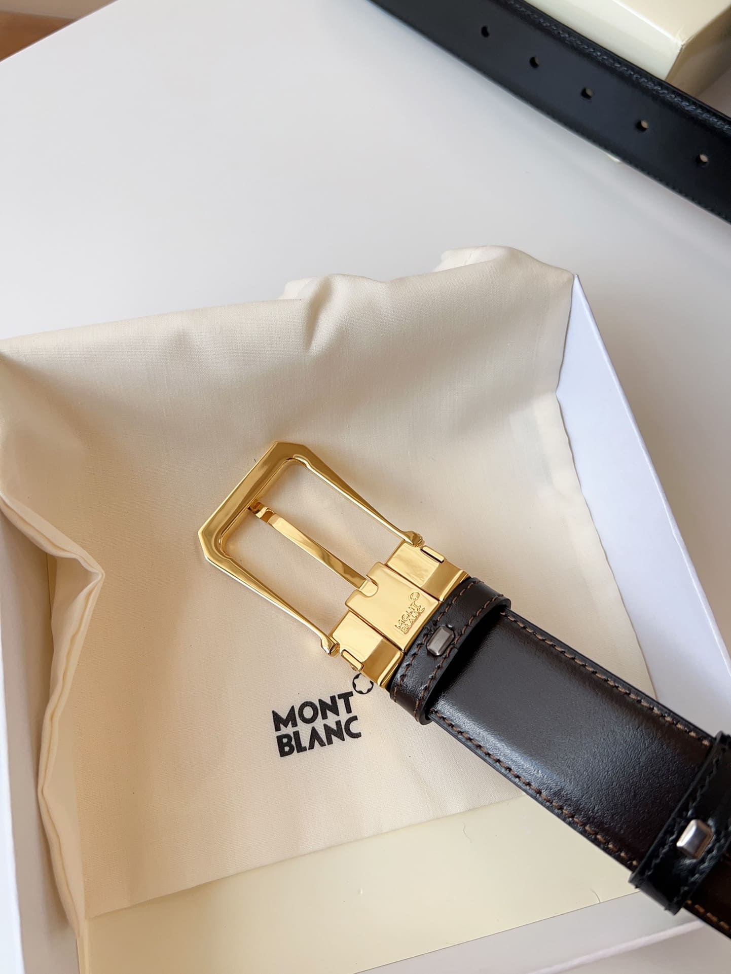 DÂY LƯNG MONTBLANC CALFSKIN LEATHER Belt Khóa vàng