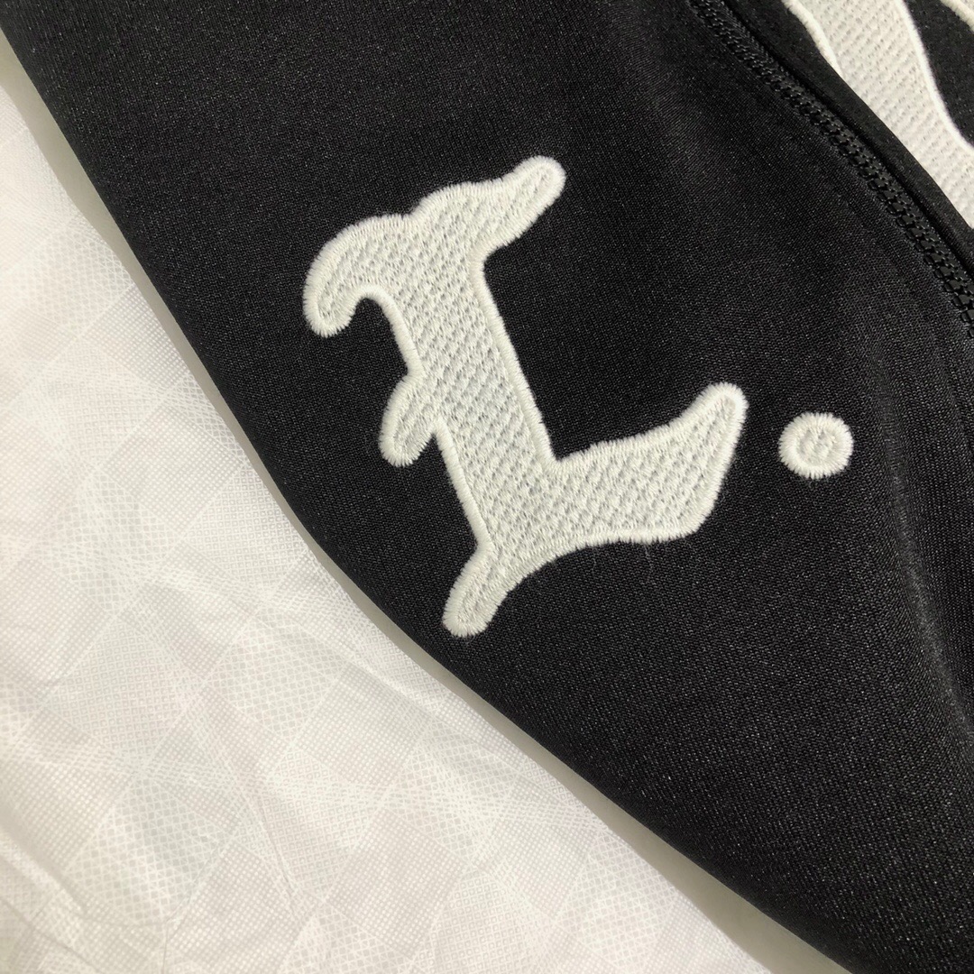 ÁO LOUIS VUITTON LV LOGO CHEST JACKET
