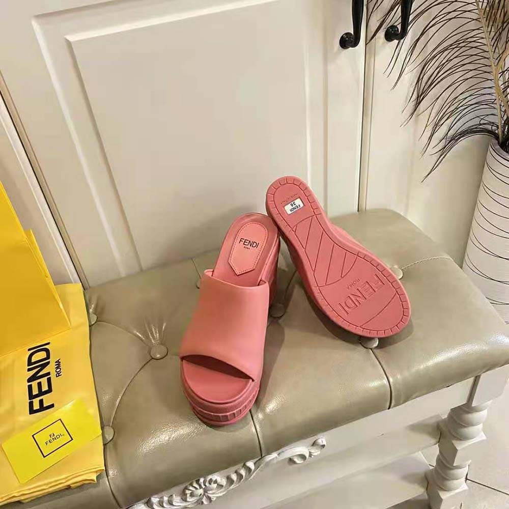DÉP Fendi Women Fashion Show Pink Nappa Leather Slides