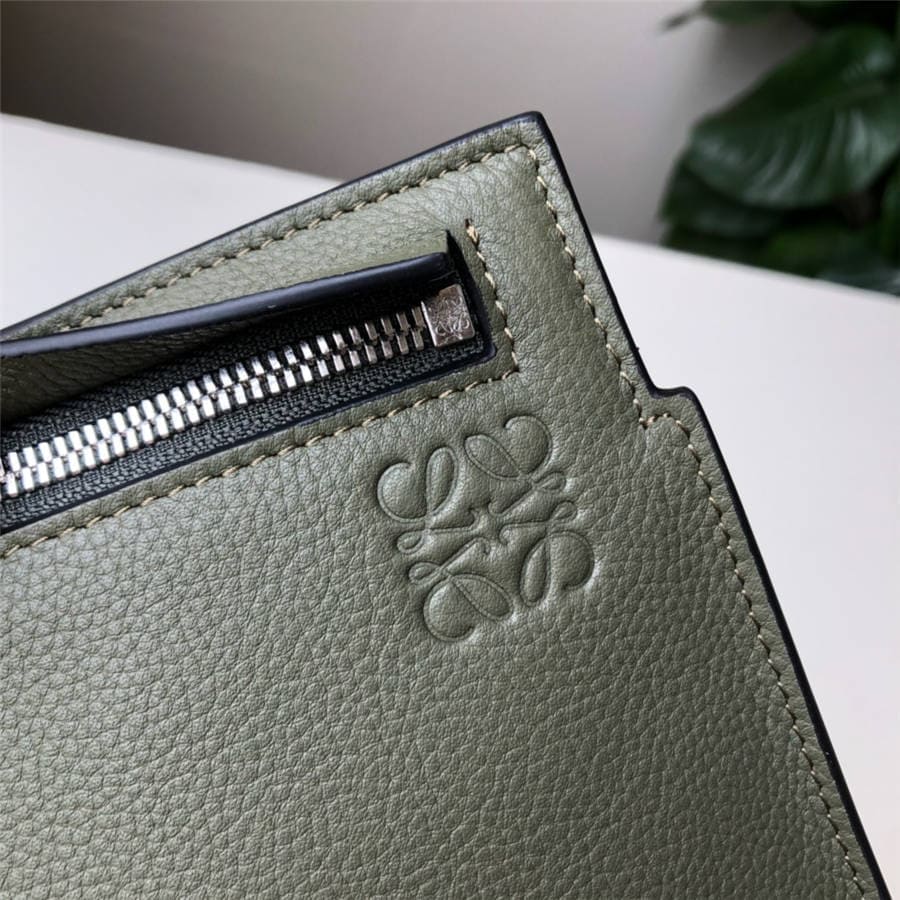 Túi LOEWE ladies clutch bag new pebbled leather T Pouch handbag Elephant and Green