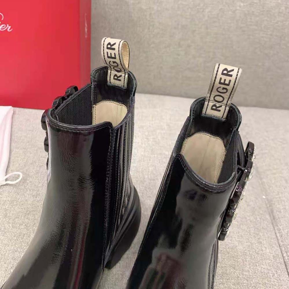 GIÀY Roger Vivier Women Wallaviv Strass Buckle Chelsea Ankle Boots in Patent Leather