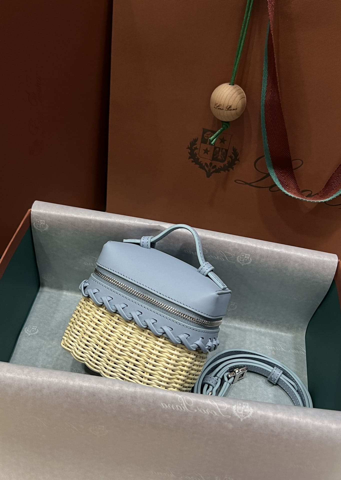 TÚI Loro Piana Women Extra Pocket Cross Body Wicker bằng da bê kết hợp tre đan