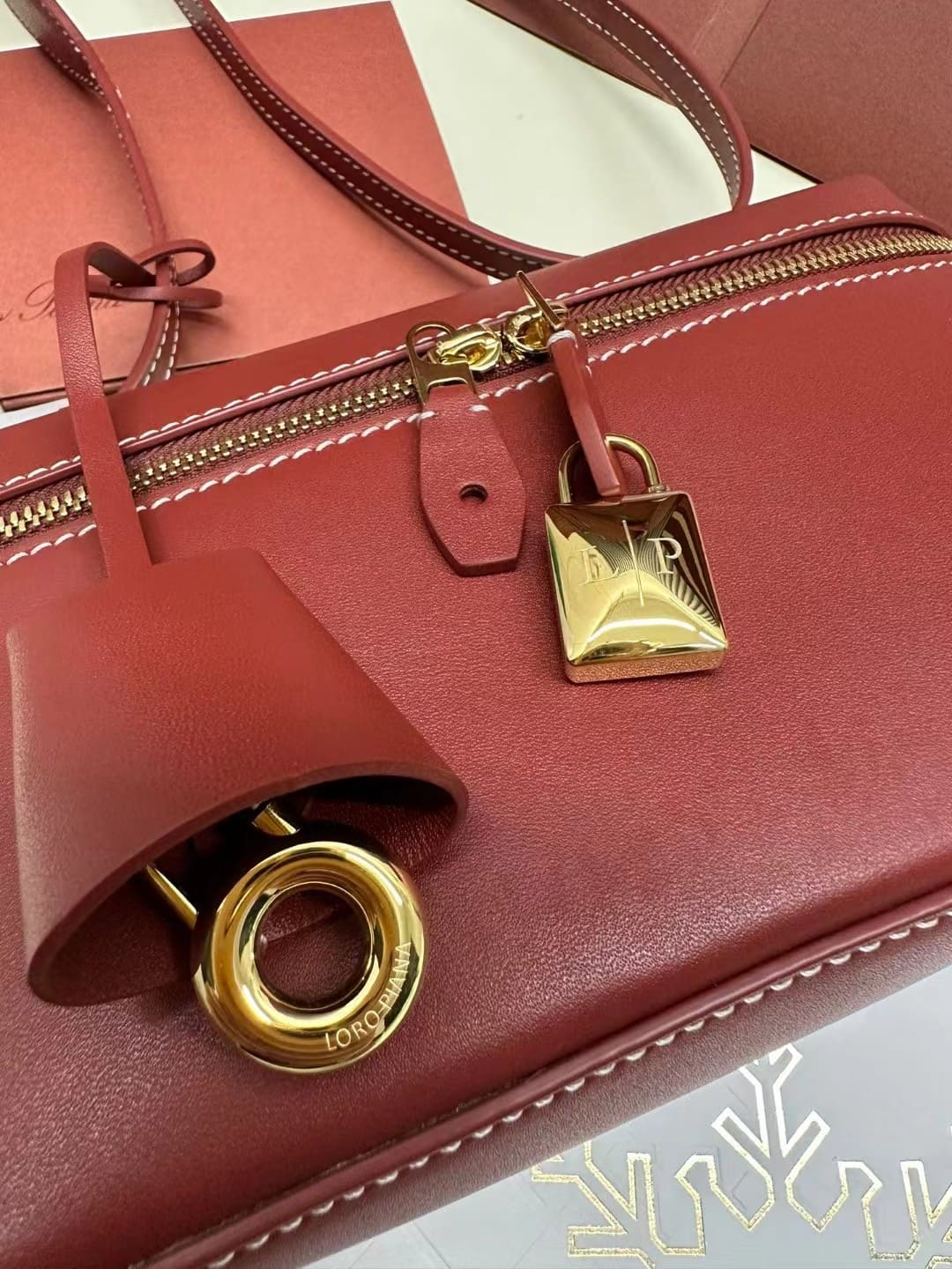 TÚI Loro Piana Women Extra Pocket L19 in Sheepskin Leather Red