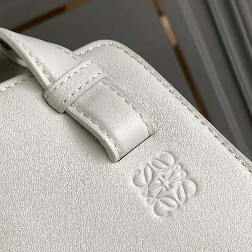 TÚI Loewe Women Hammock Nugget Bag in Nappa Calfskin-White