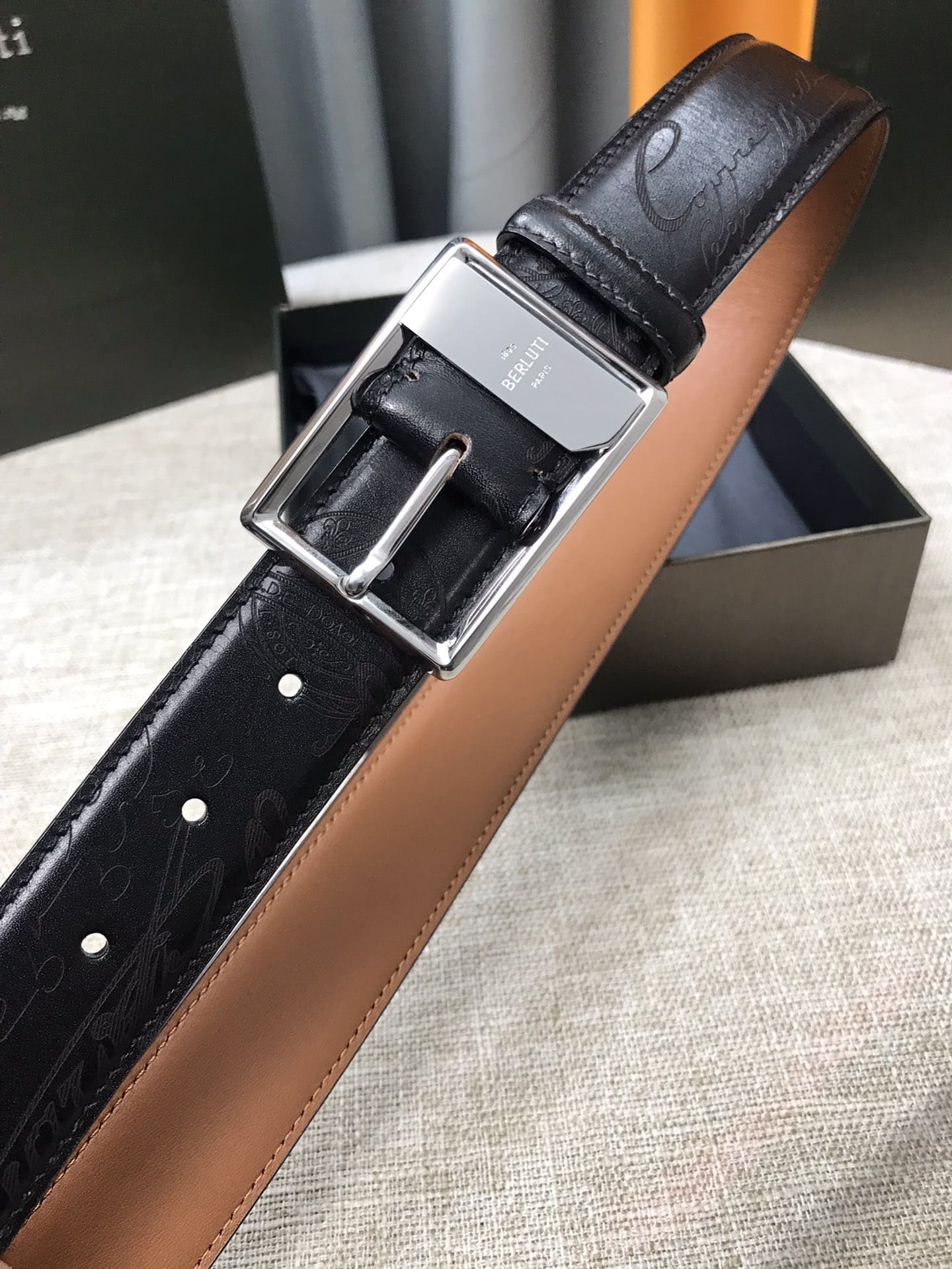 DÂY LƯNG BERLUTI PATINA Leather khóa trắng
