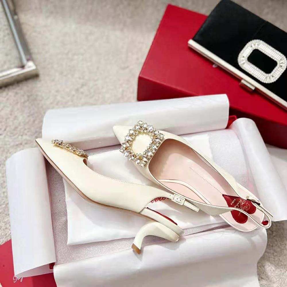 GIÀY Roger Vivier Women Virgule Strass Buckle Slingback Pumps in Patent Leather-White