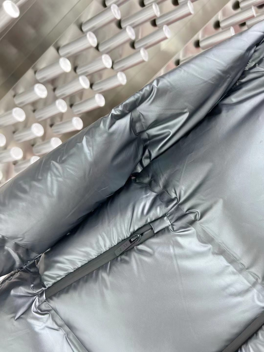 ÁO PRADA FEATHER DOWN JACKET
