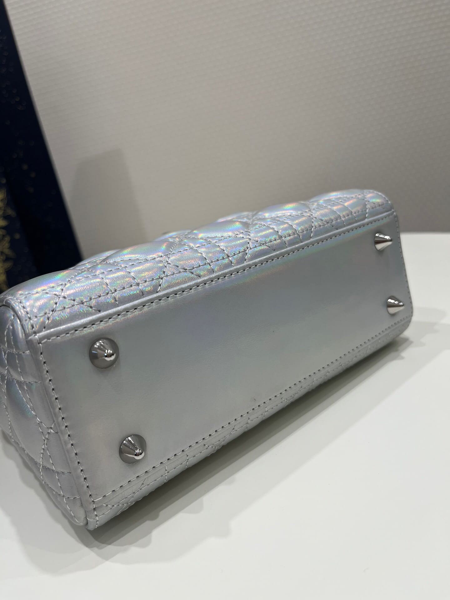 TÚI CHRISTIAN DIOR LADY DIOR Cannage Calfskin Pearl ánh trai