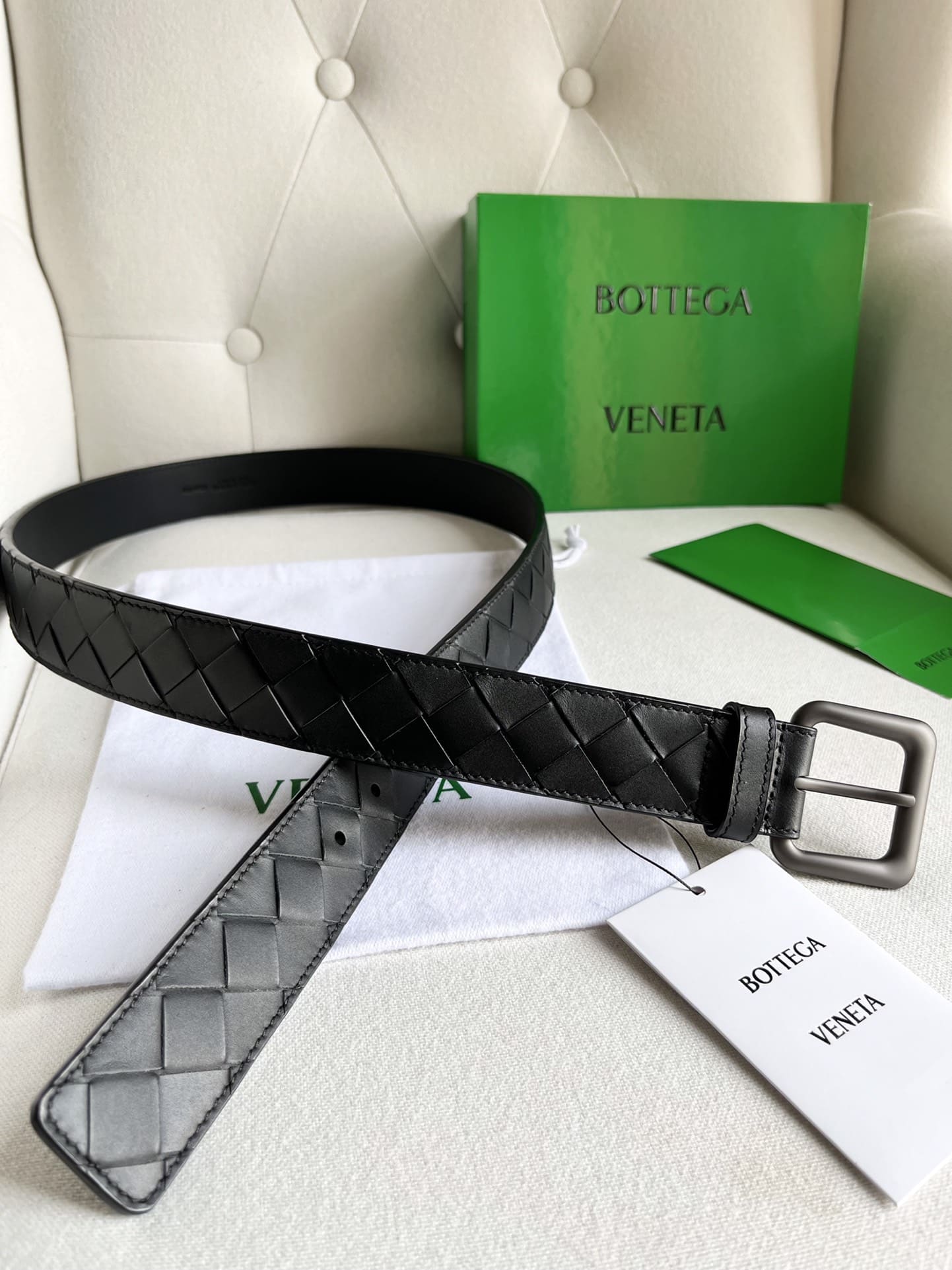 DÂY LƯNG BOTTGA VENETA BLACK INTRECCIATO LEATHER Khóa đen mờ