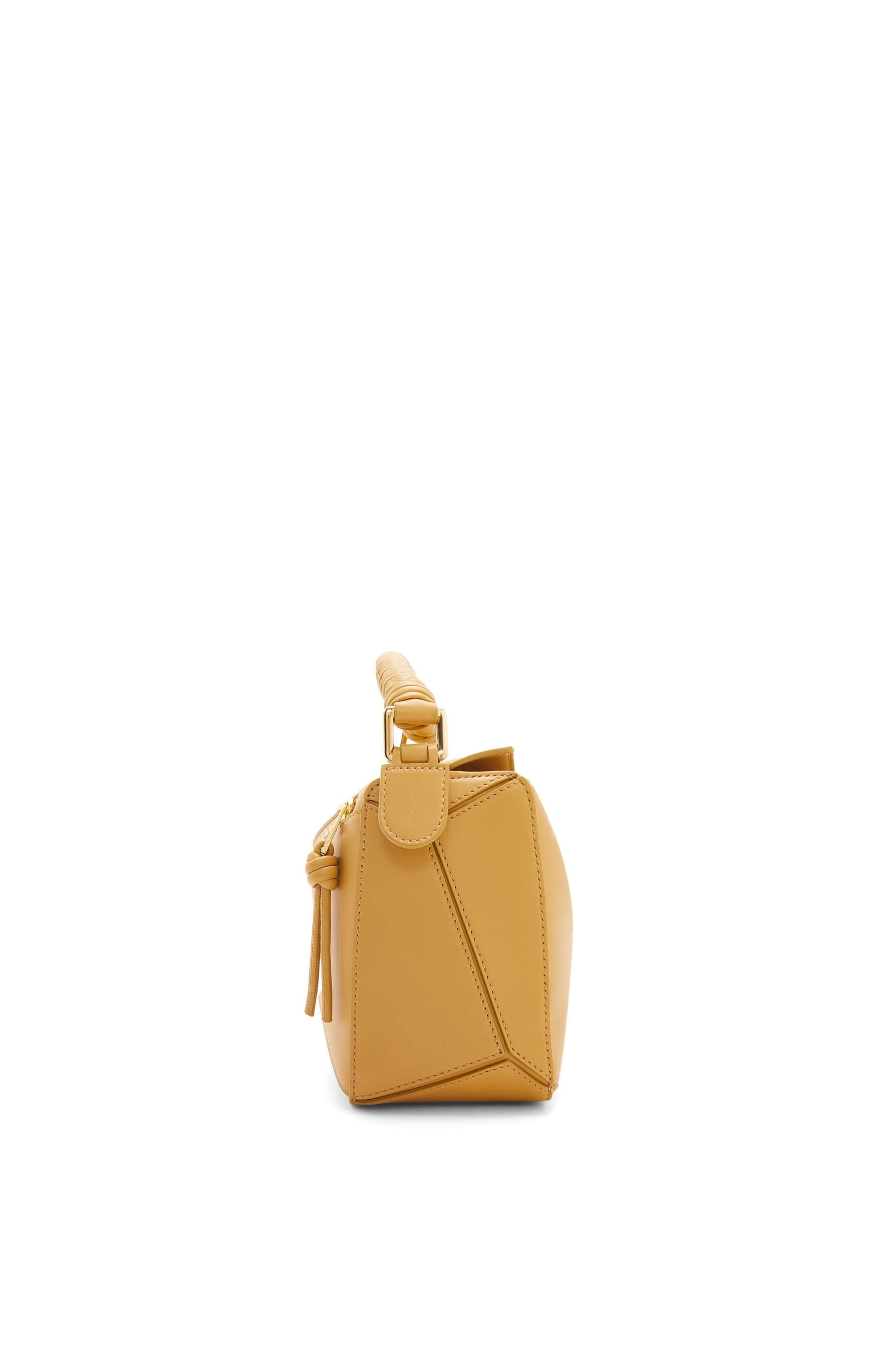 Túi LOEWE Small Puzzle bag in sand calfskin