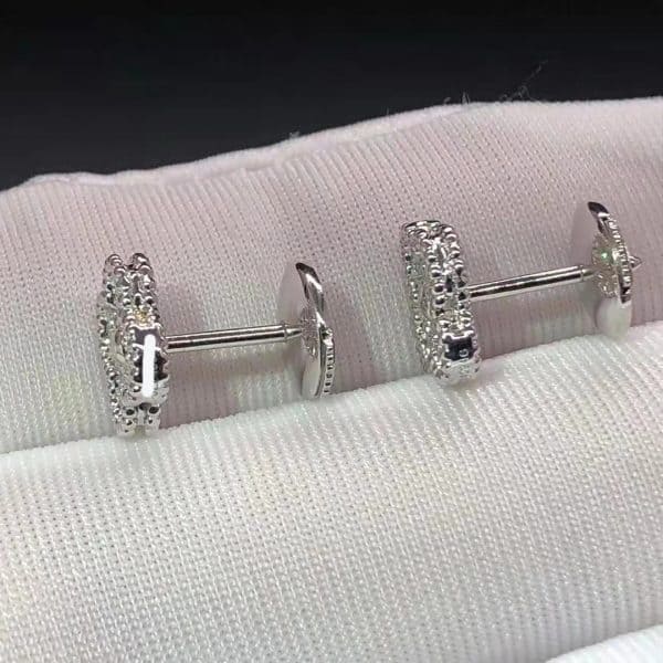 Hoa tai Van Cleef & Arpels đính kim cương vàng trắng 18K Sweet Alhambra 18K  (Liên hệ để biết giá)