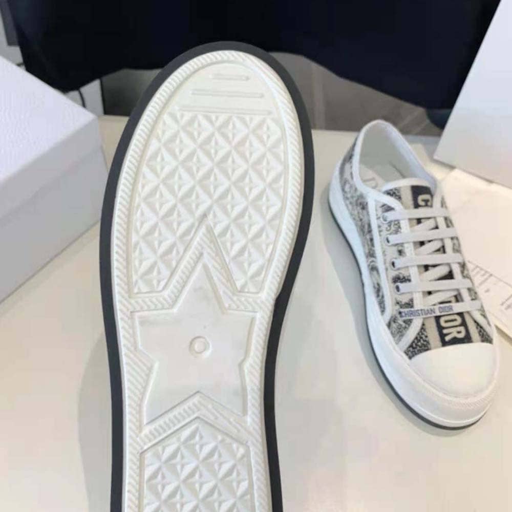 GIÀY Dior Women Walk’n’dior Platform Sneaker White Embroidered Cotton with Blue Toile de Jouy Motif