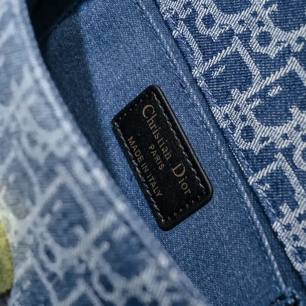 TÚI DIOR 30 Montaigne East-West Bag with Chain Blue Denim Dior Oblique Jacquard