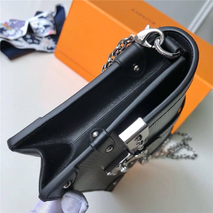 Ví LOUIS VUITTON trunk chain wallet