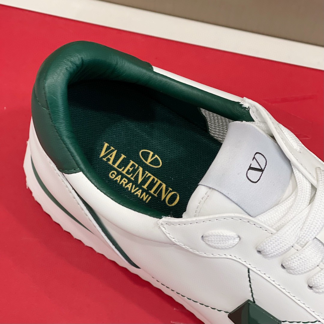 GIÀY VALENTINO STUDD SUEDE LEATHER SNEAKER SHOES AAA