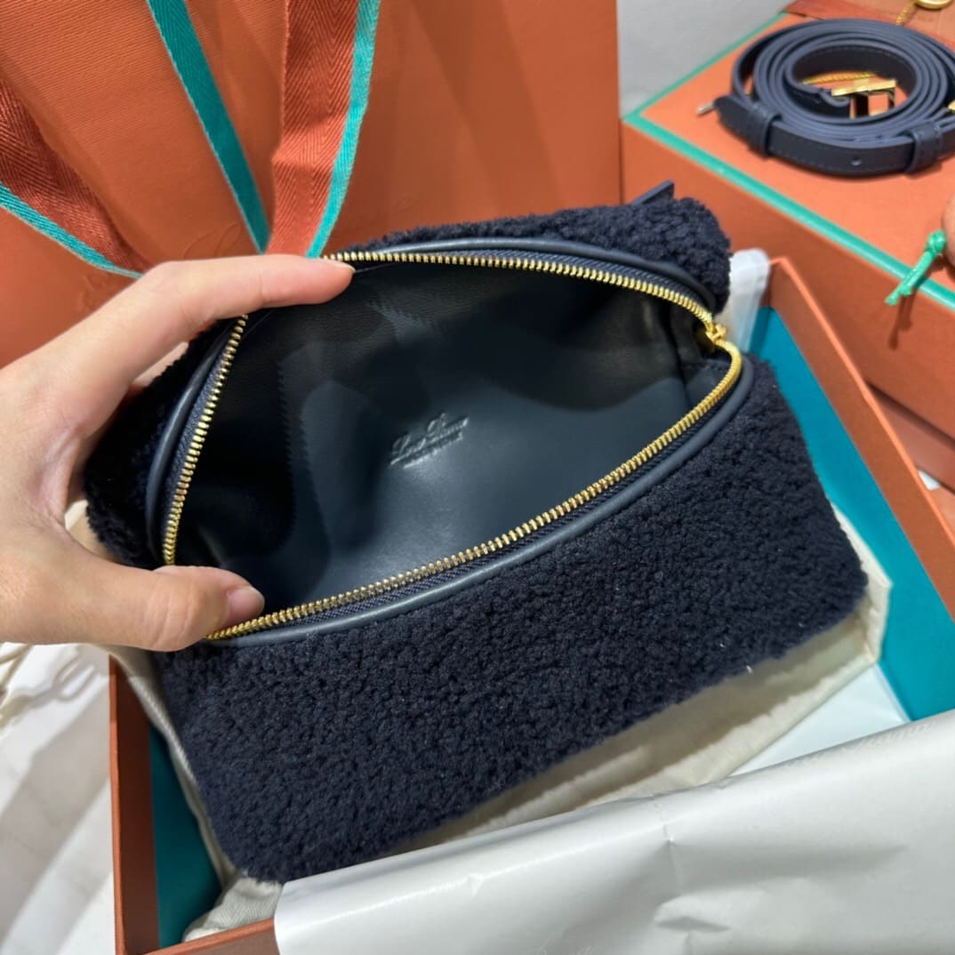 TÚI Loro Piana Women Extra Pocket L19 in Lamb Fur Black lông cừu
