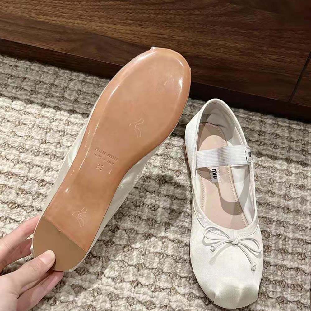 GIÀY Miu Miu Women Satin Ballerinas with Knit Logo Label-White
