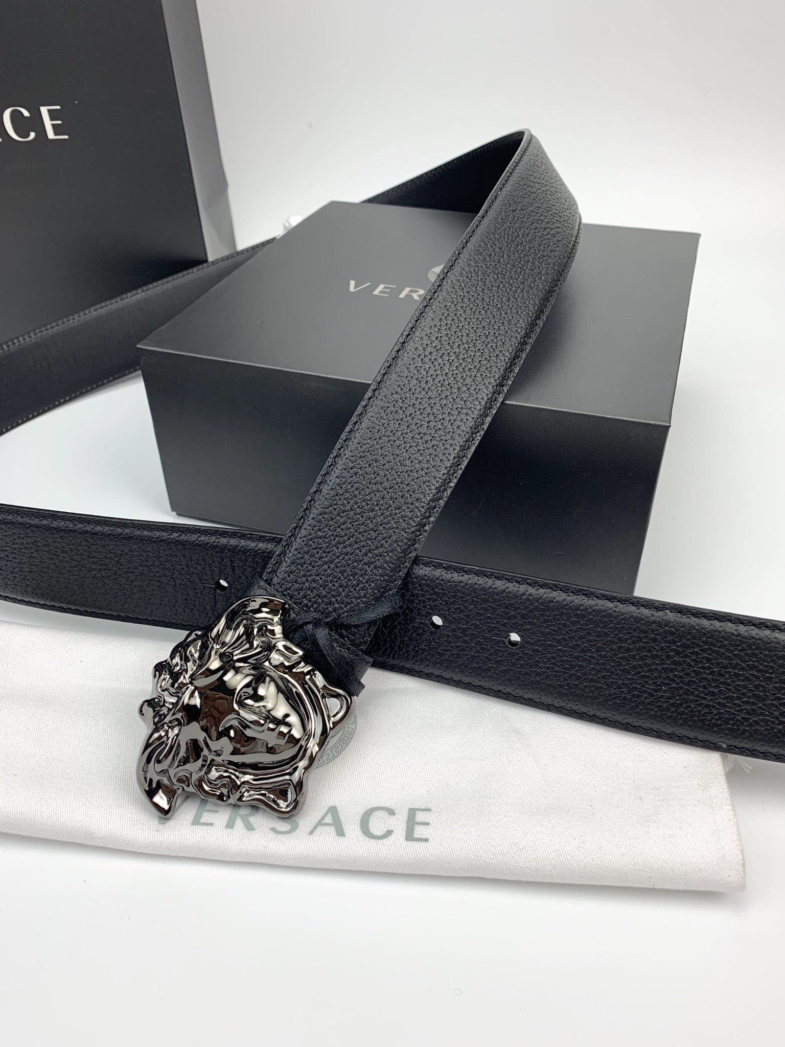 DÂY LƯNG VERSACE MEDUSA HEAD CALFSKIN LEATHER Khóa đen