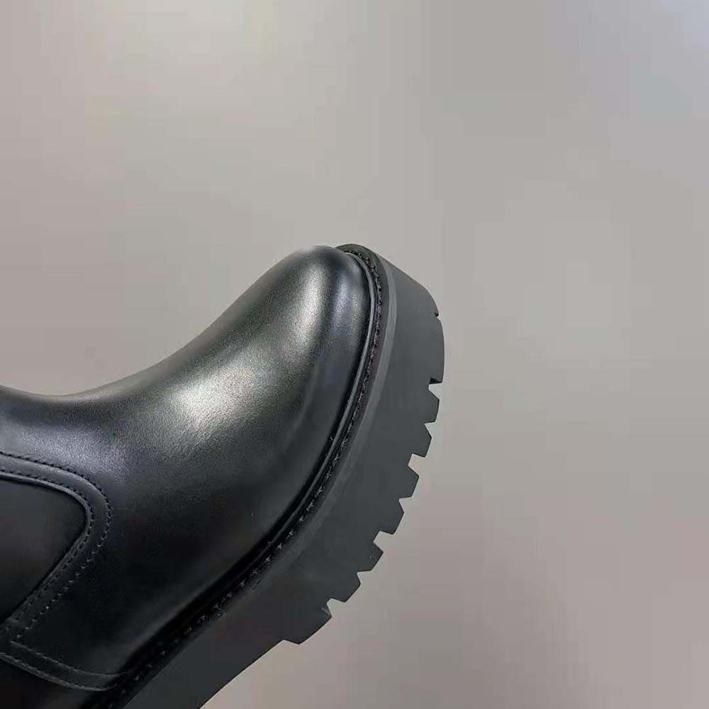 GIÀY Celine Women Buckled High Boot in Calfskin