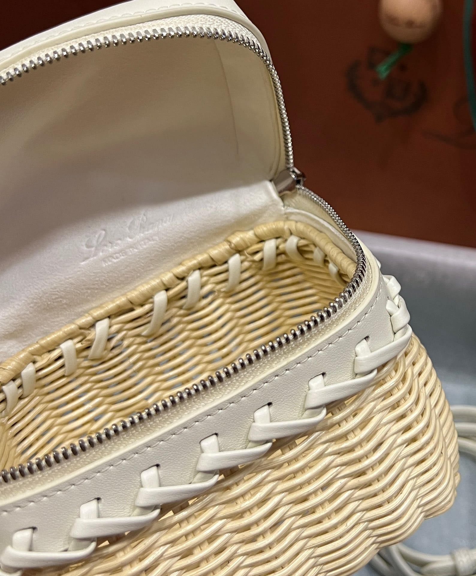 TÚI Loro Piana Women Extra Pocket Cross Body Wicker bằng da bê kết hợp tre đan