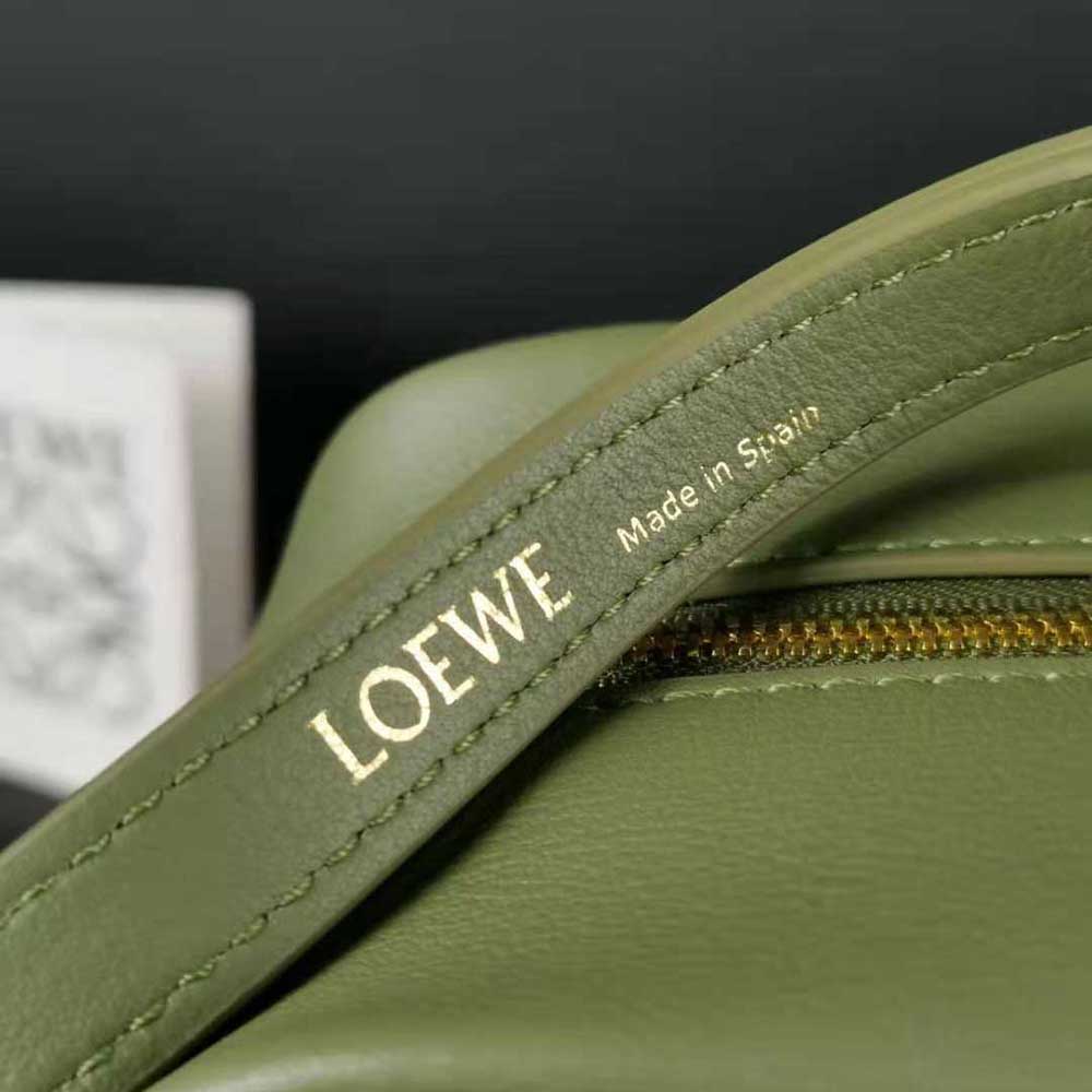 TÚI LOEWE Amazona 28 bằng da bê Nappa màu xanh lá cây