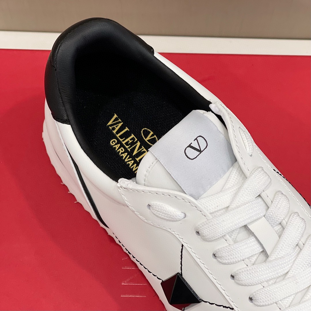 GIÀY VALENTINO STUDD SUEDE LEATHER SNEAKER SHOES AAA