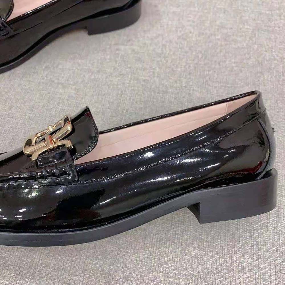 GIÀY Roger Vivier Women Metal Buckle Morsetto Loafers in Patent Leather