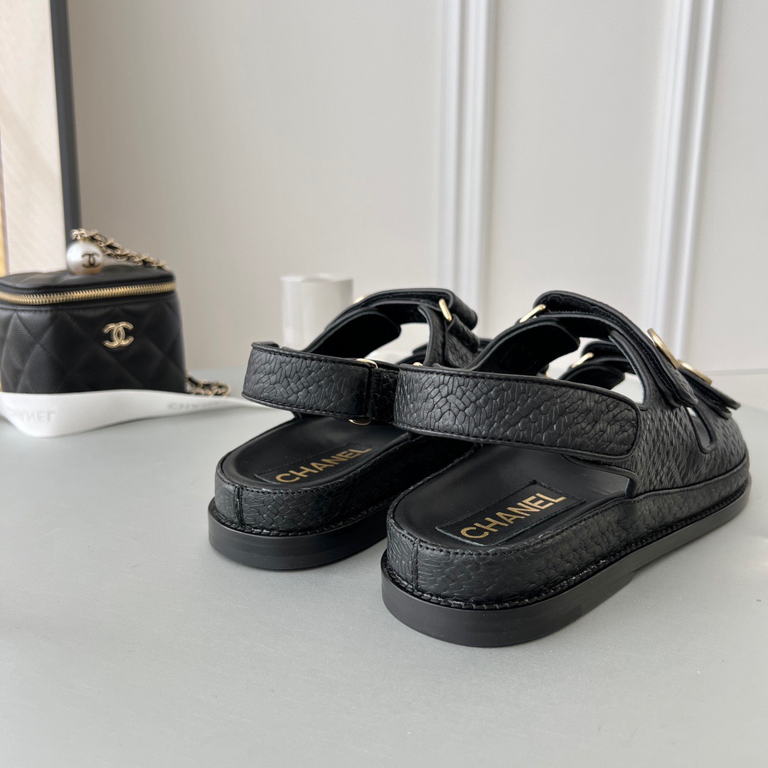 GIÀY CHANEL CC LOGO SANDALS