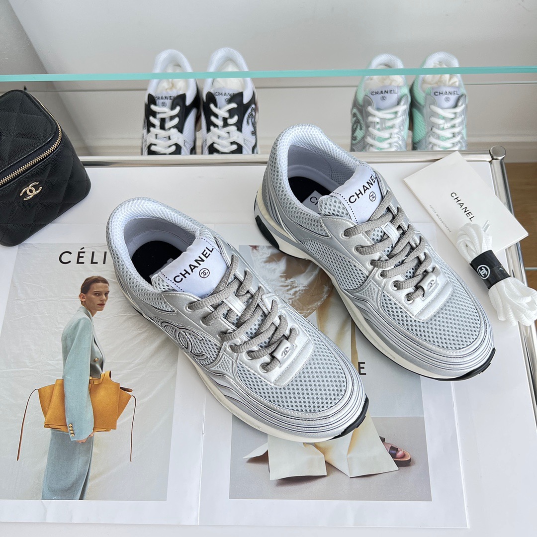 GIÀY CHANEL CC LOGO SNEAKER SHOES