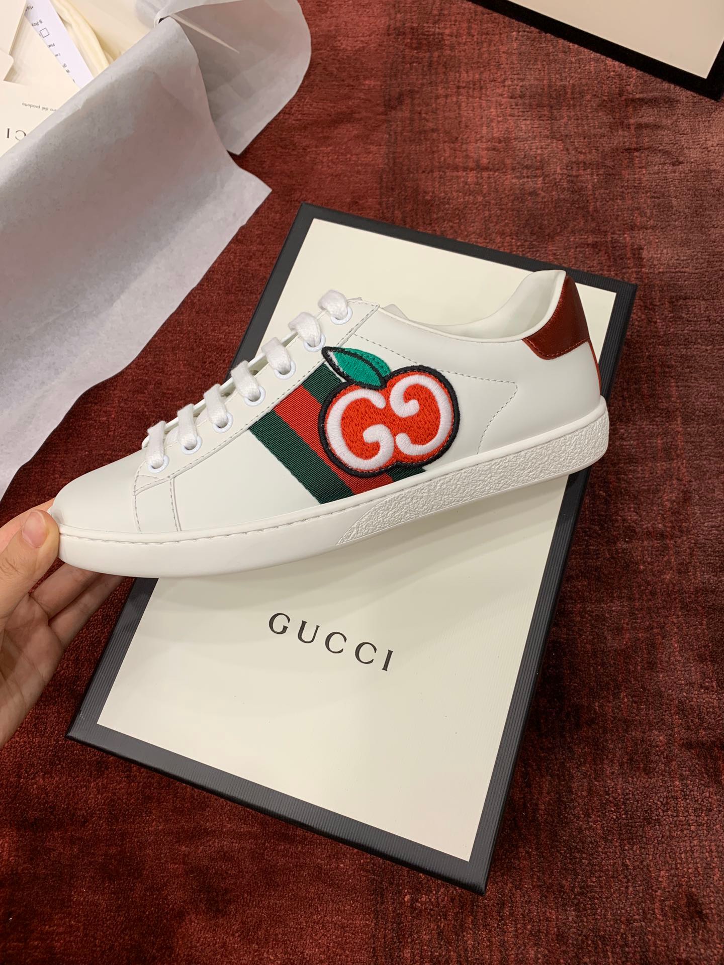 GIÀY GUCCI Leather Ace Sneakers GG Apples White