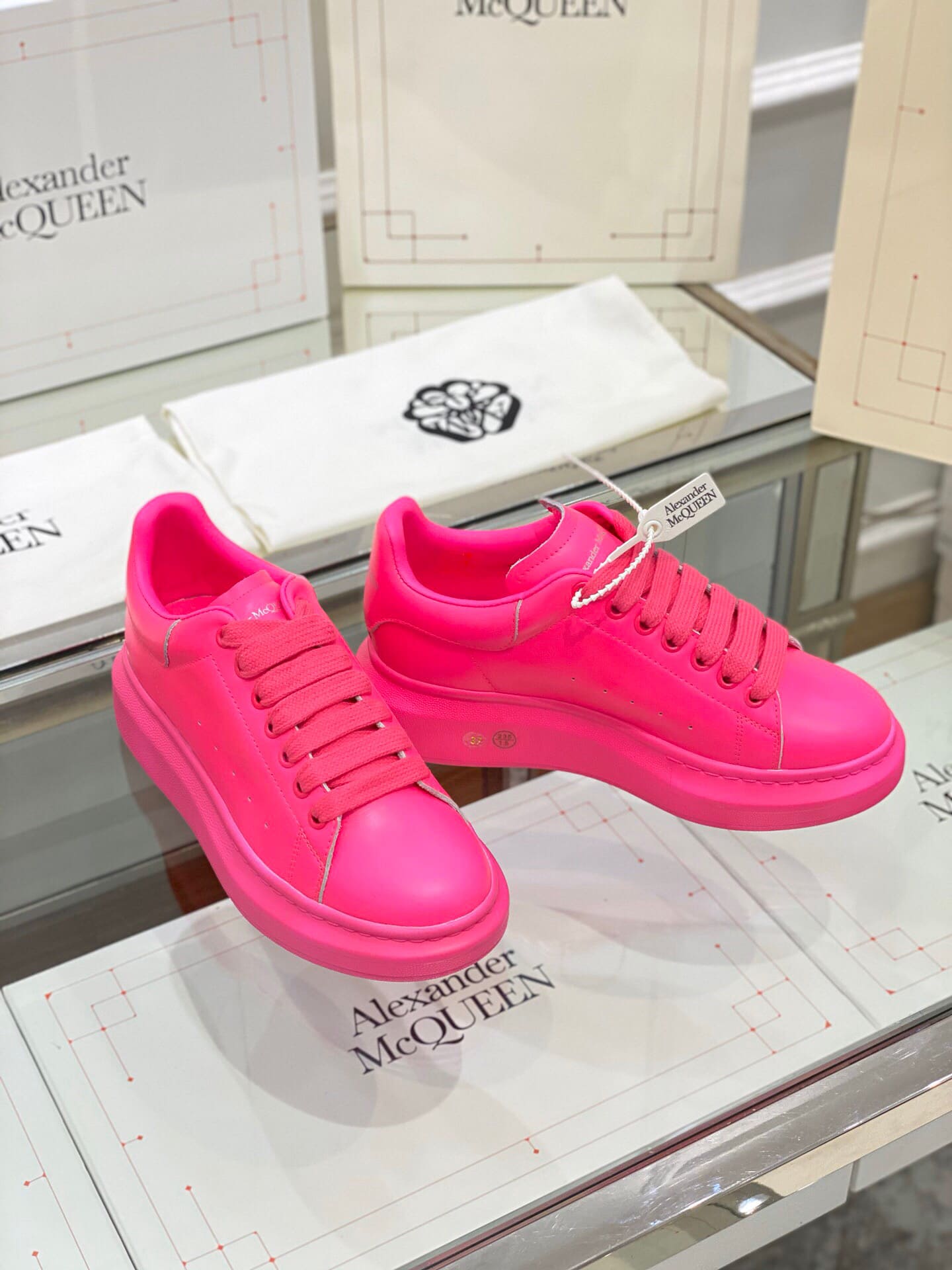 GIÀY ALEXANDER MCQUEEN SNEAKERS SHOES AAA UNISEX NAM VÀ NỮ DA BÊ HẢO HẠNG