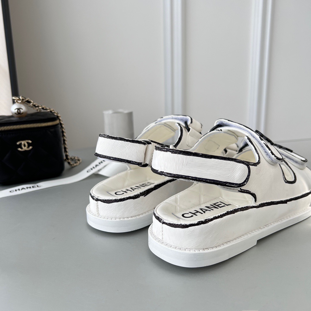 GIÀY CHANEL CC LOGO SANDALS